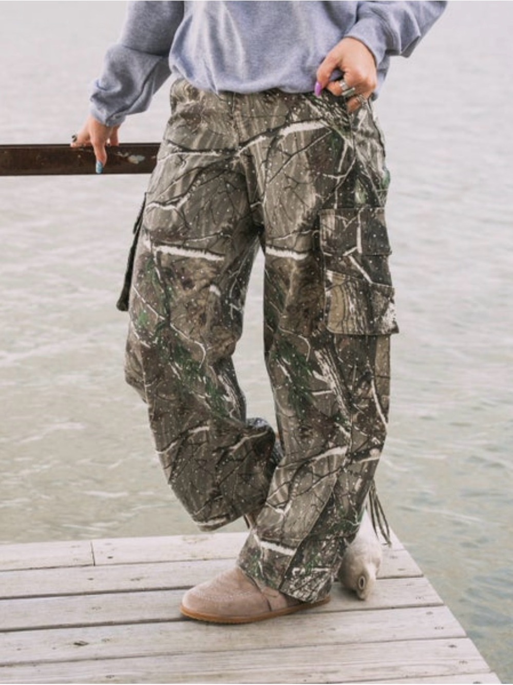 Women’s Camouflage Shimmer Boyfriend Cargo Jeans - Green Camo
